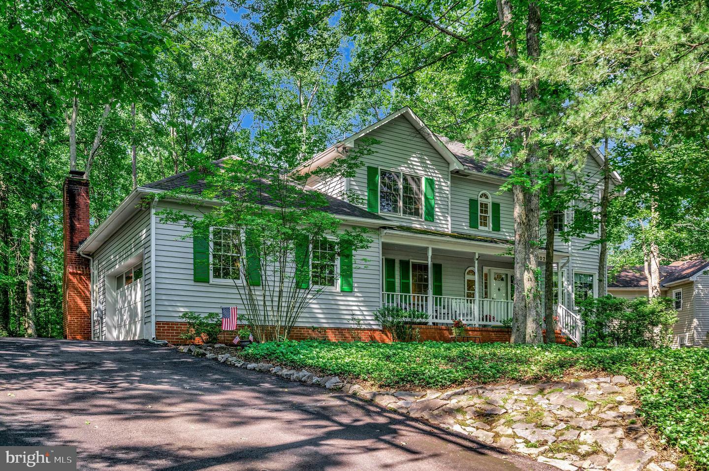 Property Photo: 102 Hillside Drive VA 22508