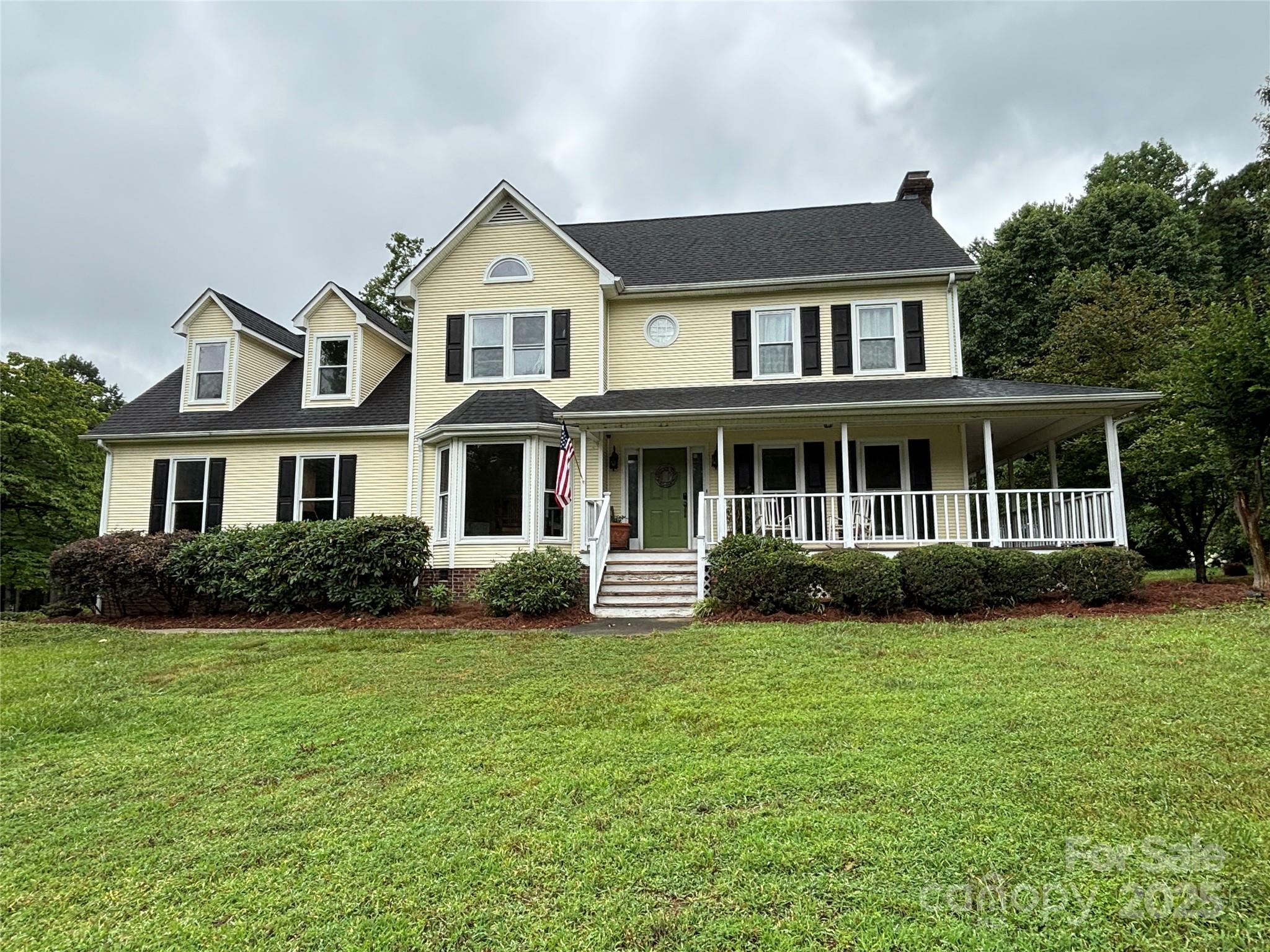 Property Photo: 851 Tanglewood Court NE NC 28025