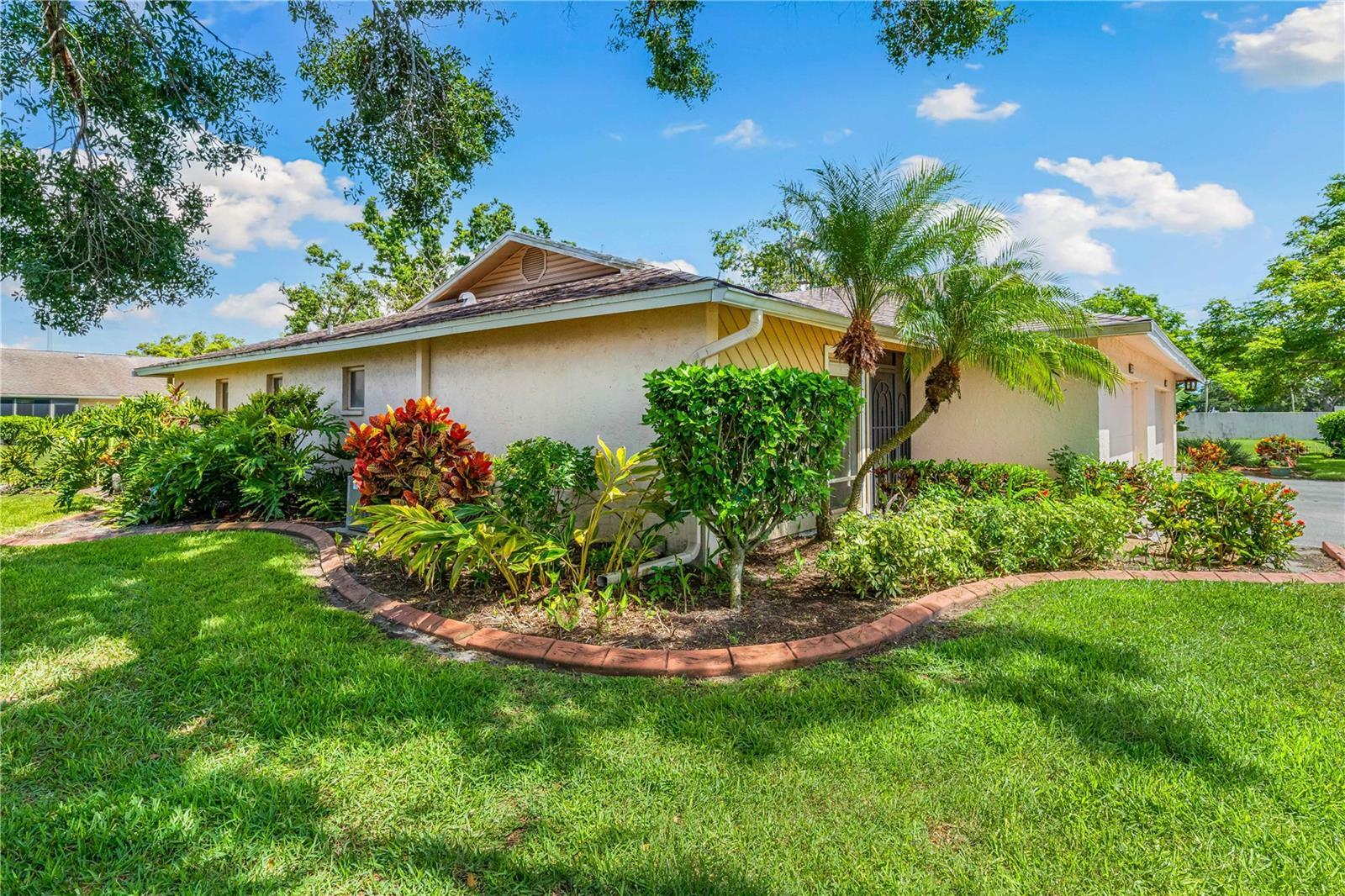 Property Photo: 3530 Wilkinson Woods Drive 14 FL 34231