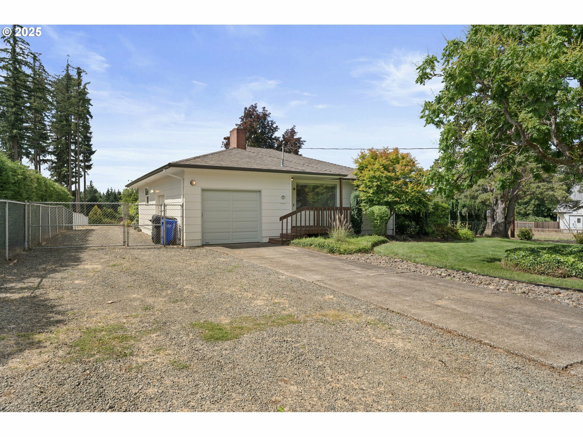 Property Photo:  15182 Henrici Rd  OR 97045 