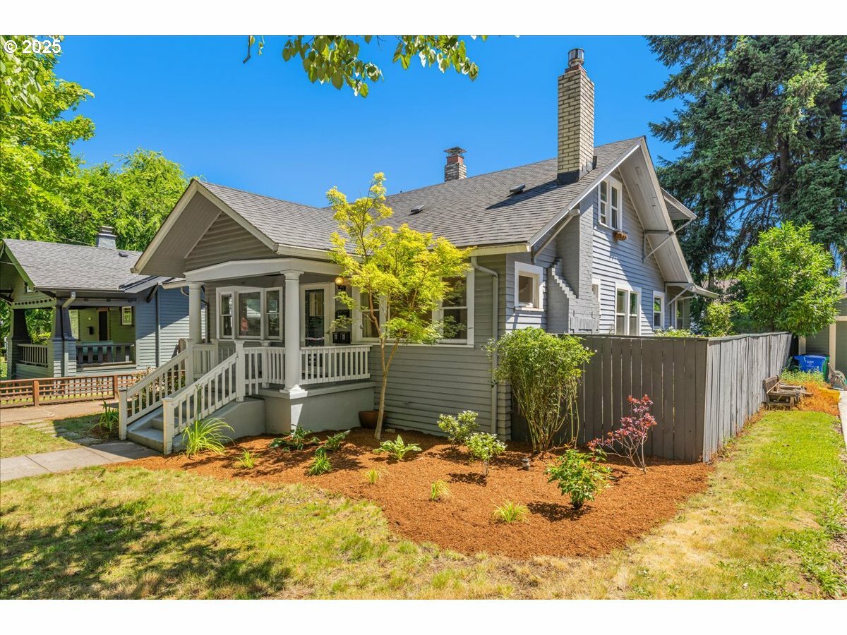 Property Photo:  1824 NE 52nd Ave  OR 97213 