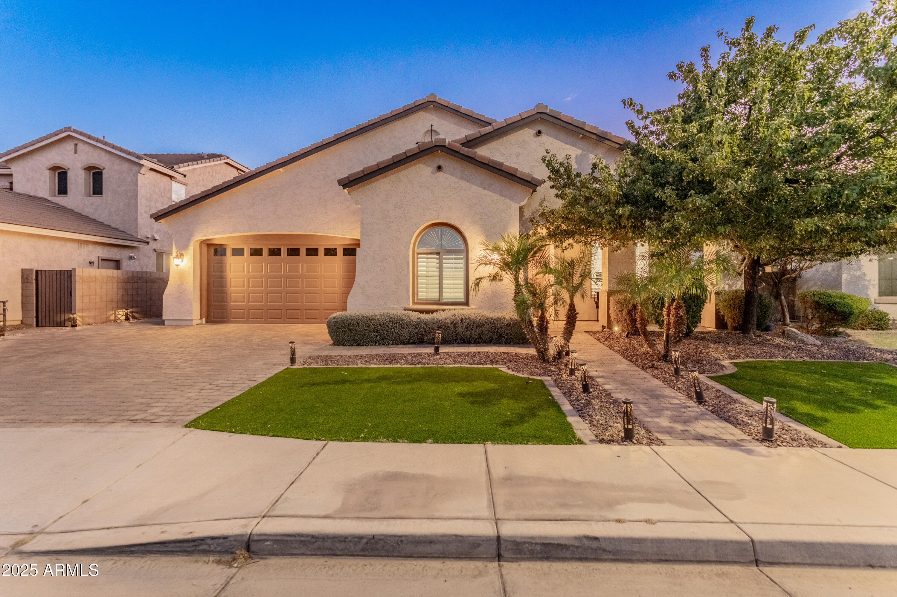 Property Photo: 4060 S Emerson Street AZ 85248
