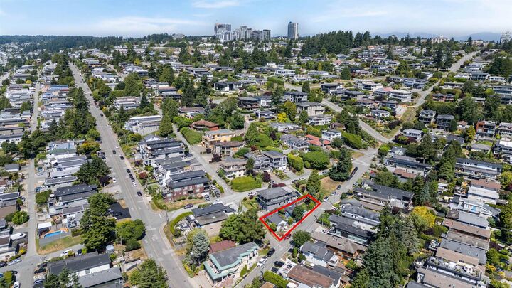 Property Photo: 931 Finlay Street BC V4B 4K5
