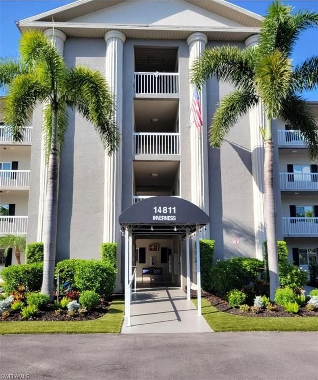 Property Photo:  14811 Hole In One Cir 307  FL 33919 