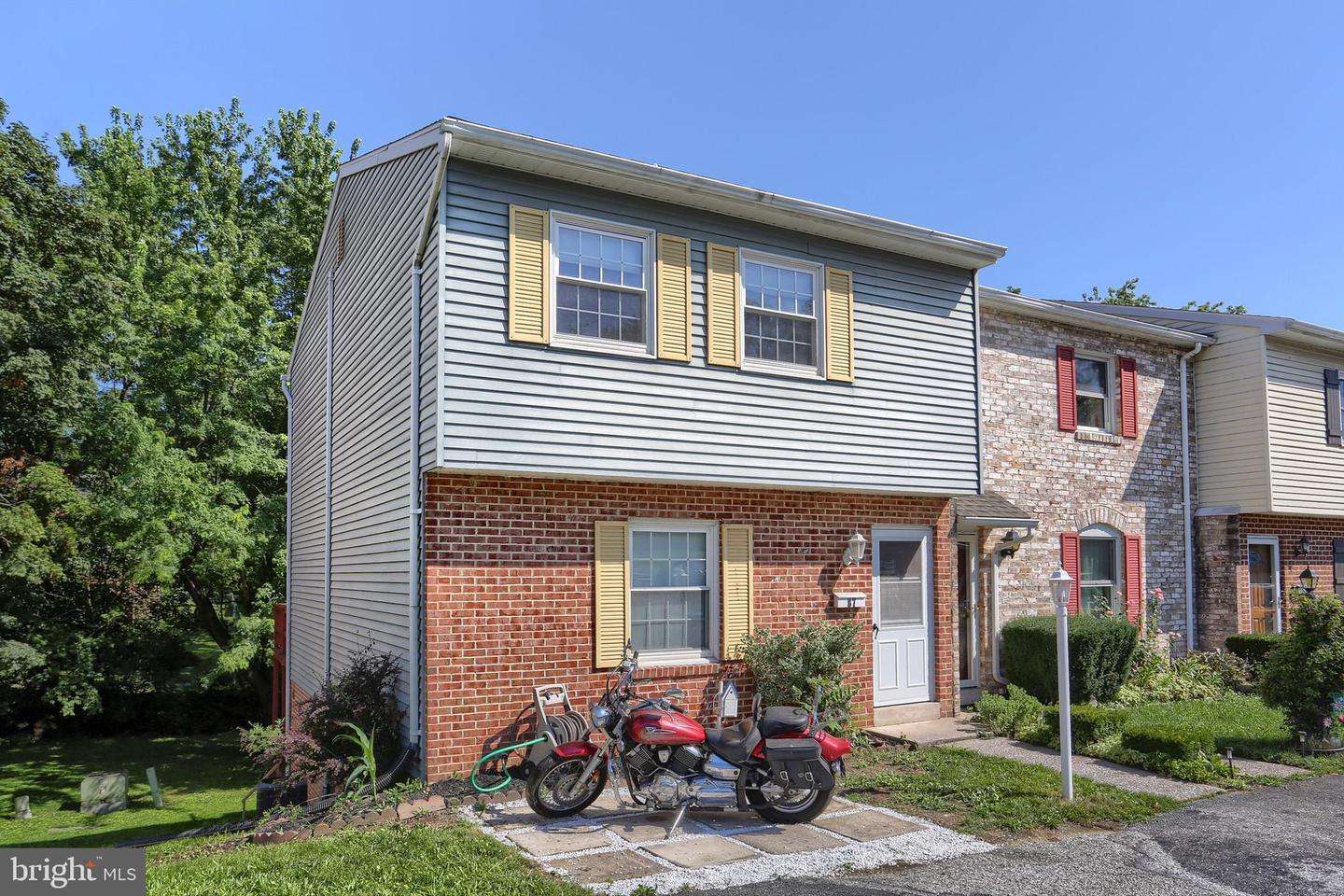 Property Photo: 87 Queen Avenue PA 17025