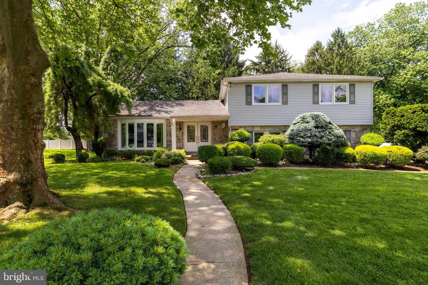 Property Photo: 1018 Corn Crib Drive PA 19006