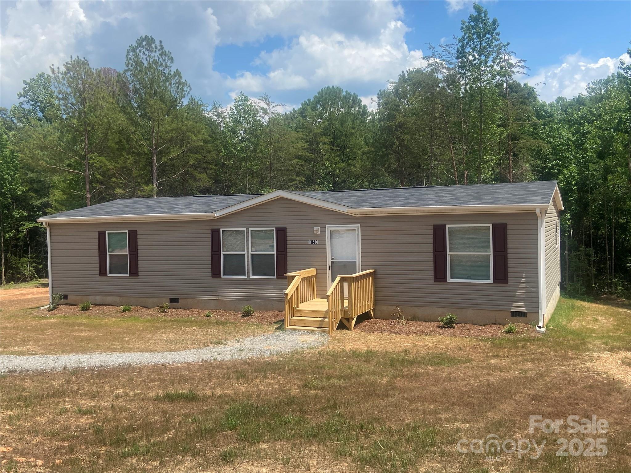 Property Photo: 1040 Benfield Woods NC 28655