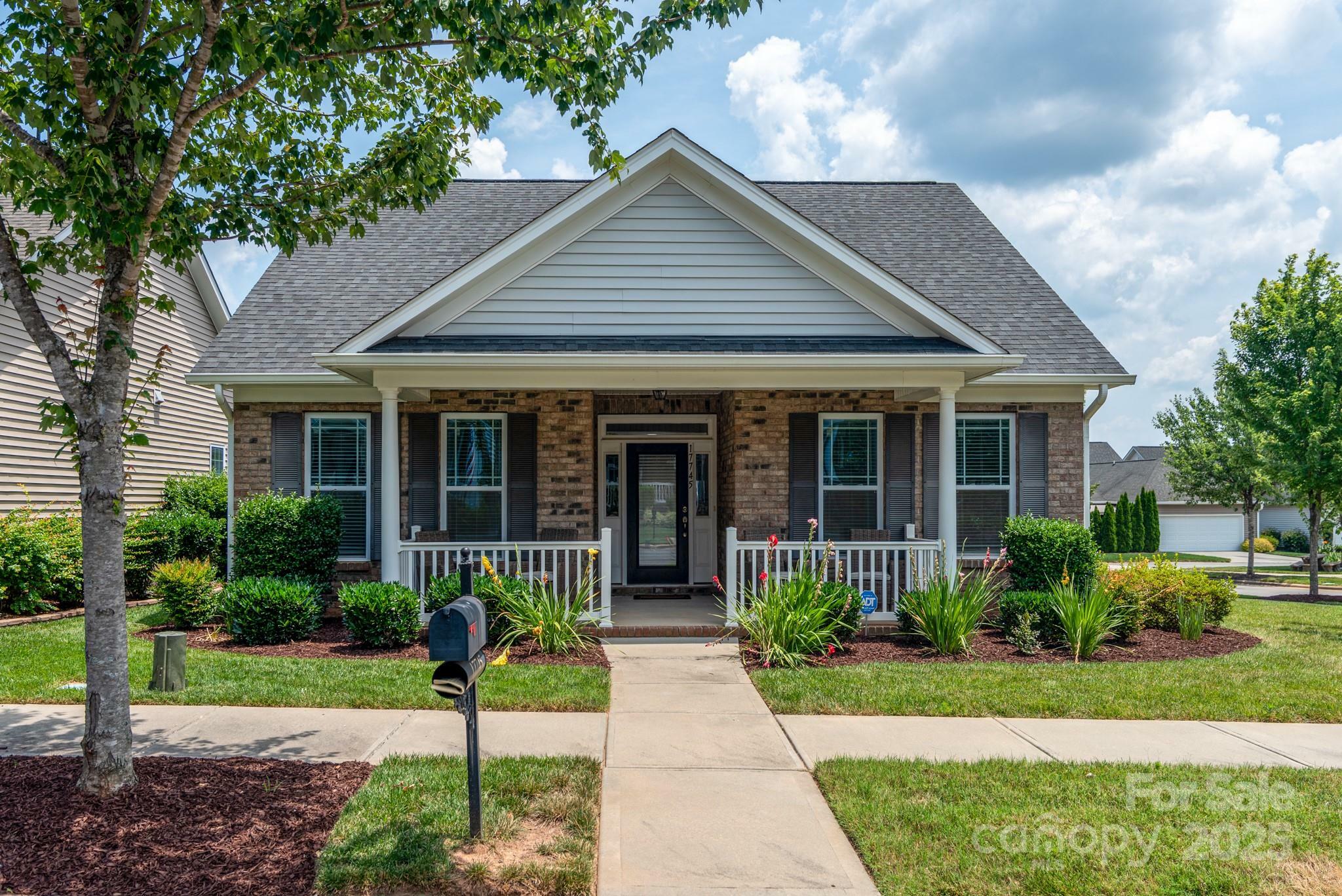 Property Photo: 17745 Morehampton Avenue NC 28031