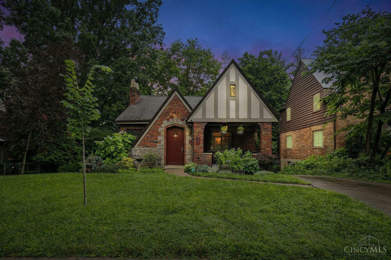 Property Photo: 6335 Iris Avenue OH 45213