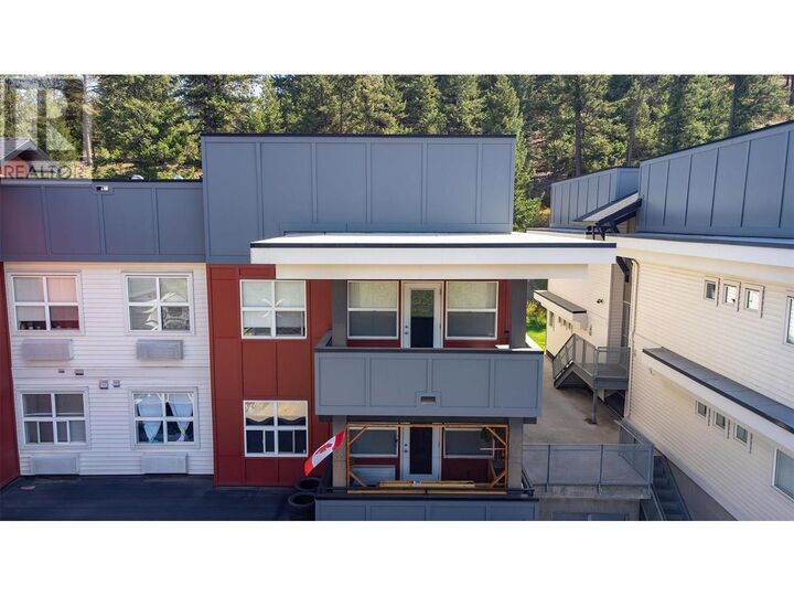 Property Photo: 1481 Glenmore Road North 301 BC V1V 2C5