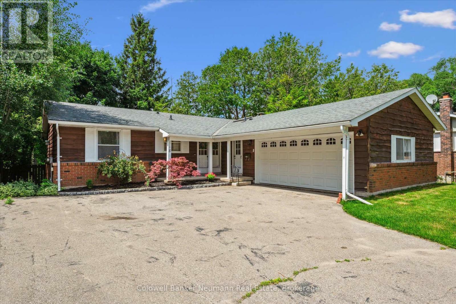 Property Photo: 118 Moccasin Drive ON N2L 4C3