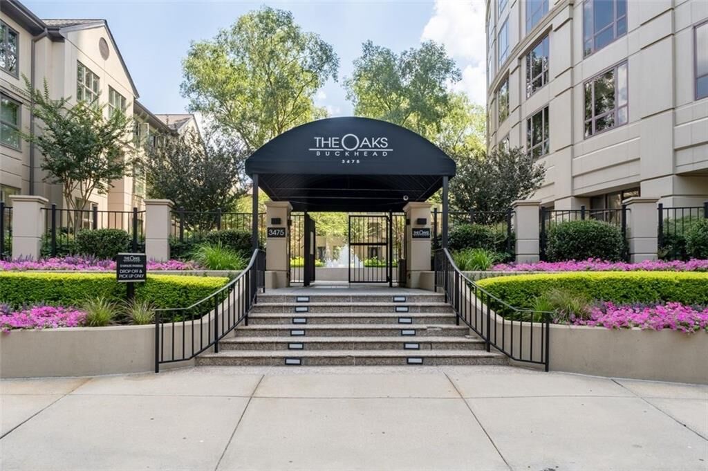 Property Photo: 3475 Oak Valley Road NE 910 GA 30326