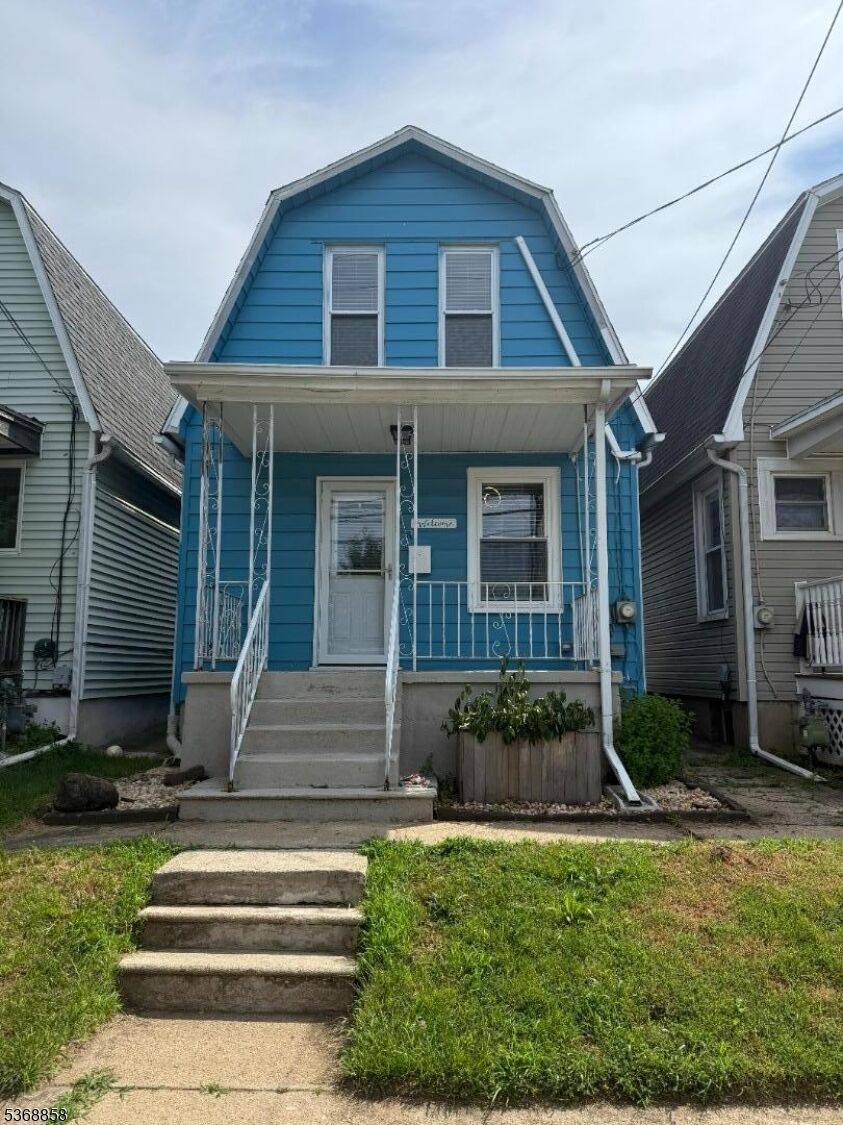 Property Photo:  293 Lincoln St  NJ 08865 