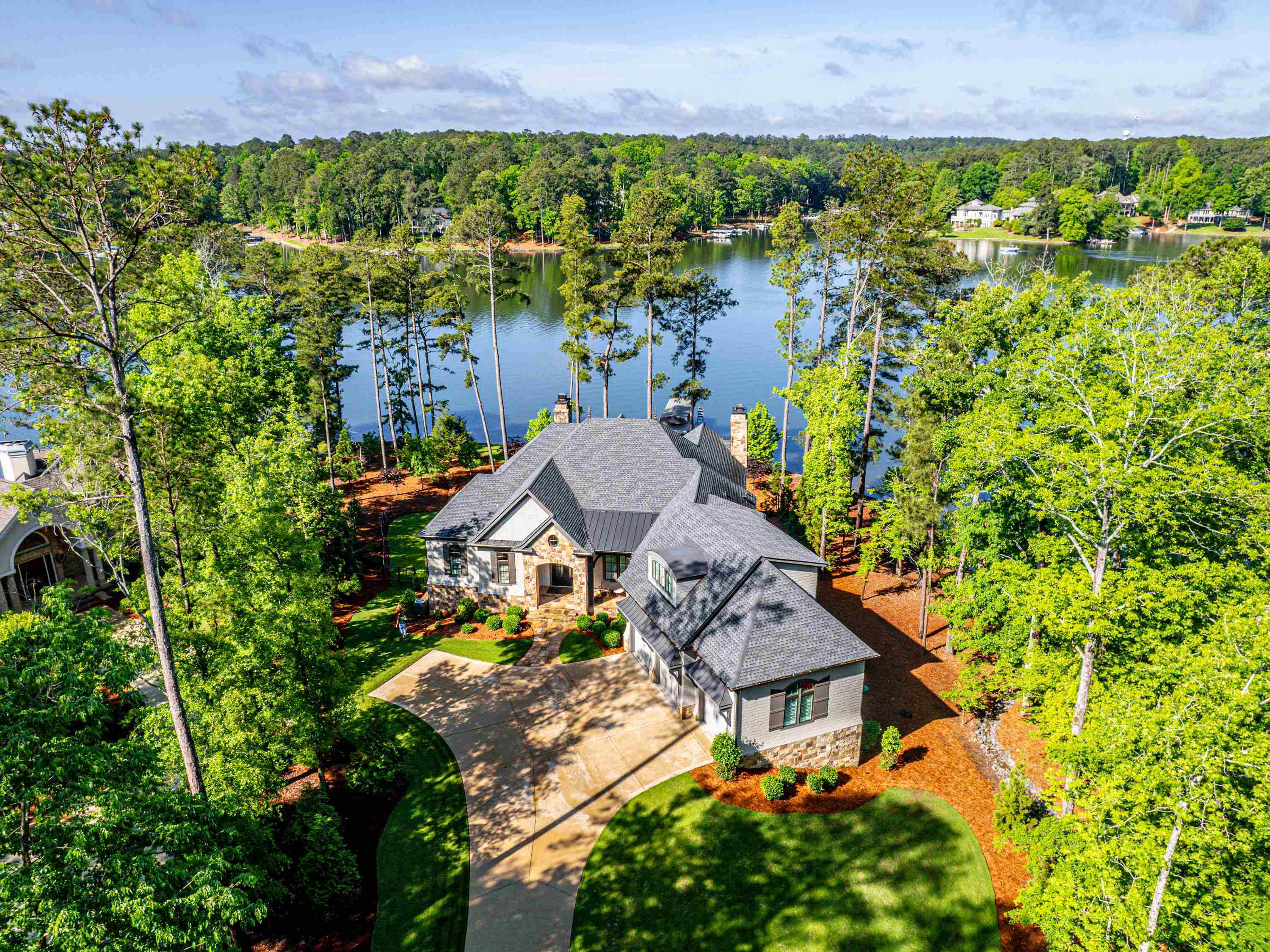 Property Photo: 1091 Hawthorne Heights GA 30642
