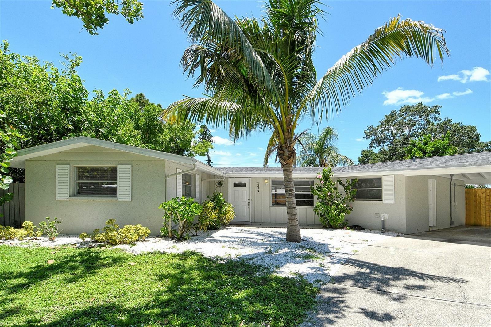 Property Photo: 4214 Groveland Avenue FL 34231