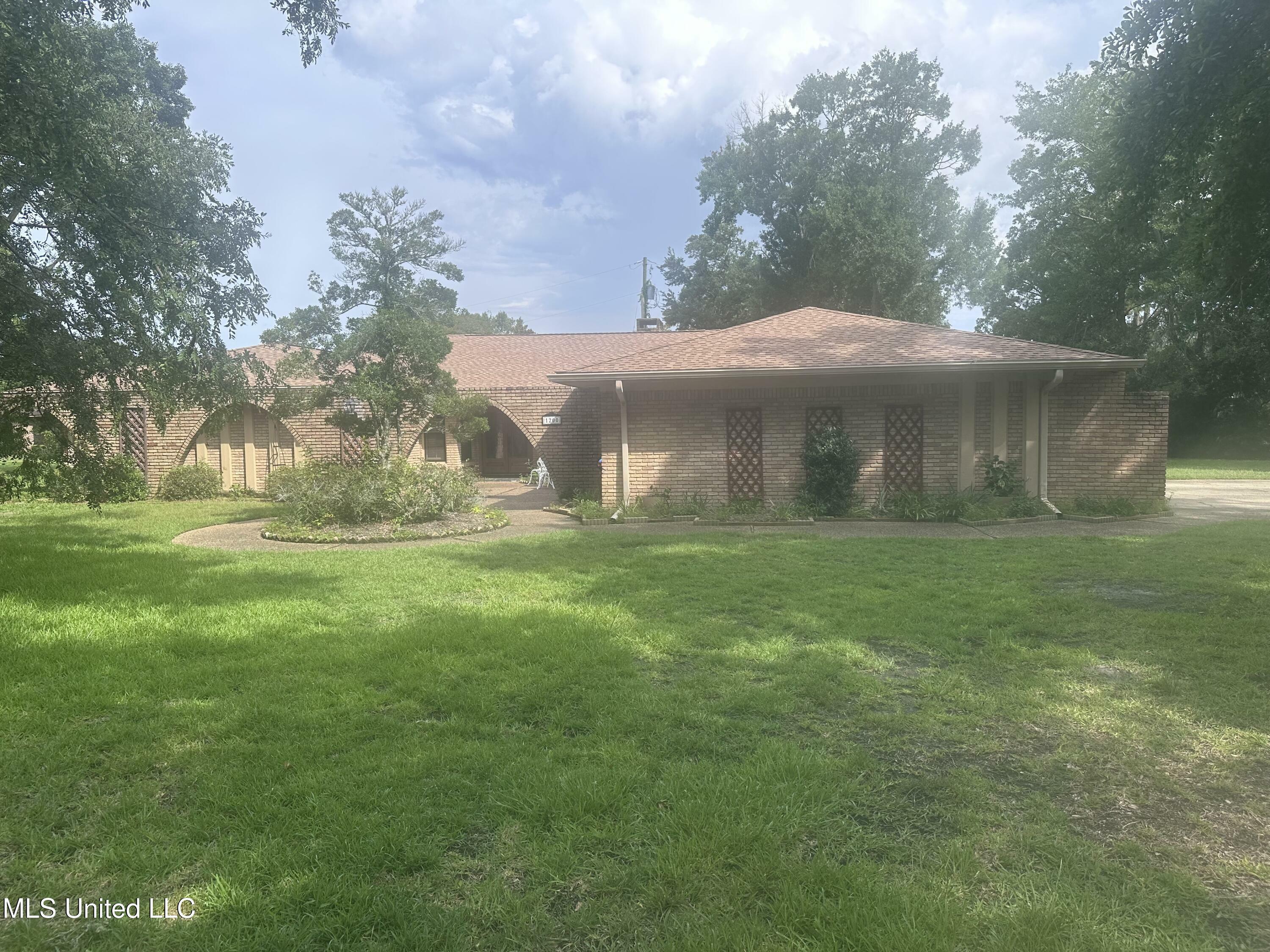Property Photo: 1200 Westwood Street MS 39567
