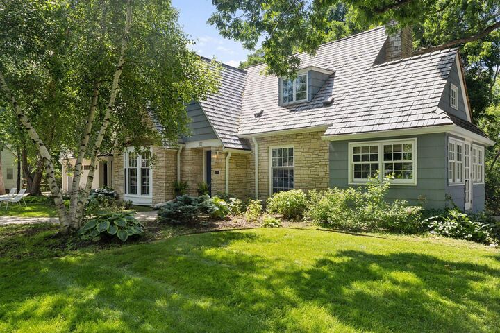 Property Photo:  512 Janalyn Circle  MN 55416 