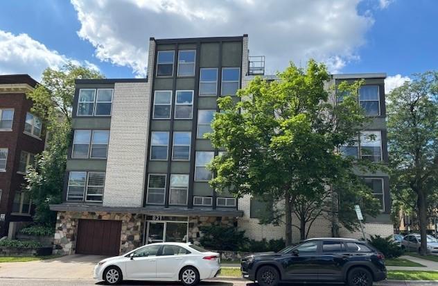 Property Photo: 821 Douglas Ave 105 MN 55403