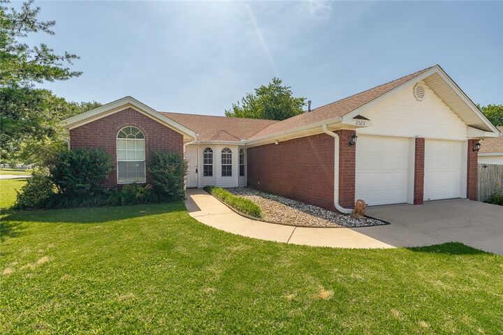 Property Photo: 2523 Meadow Lake Street AR 72764