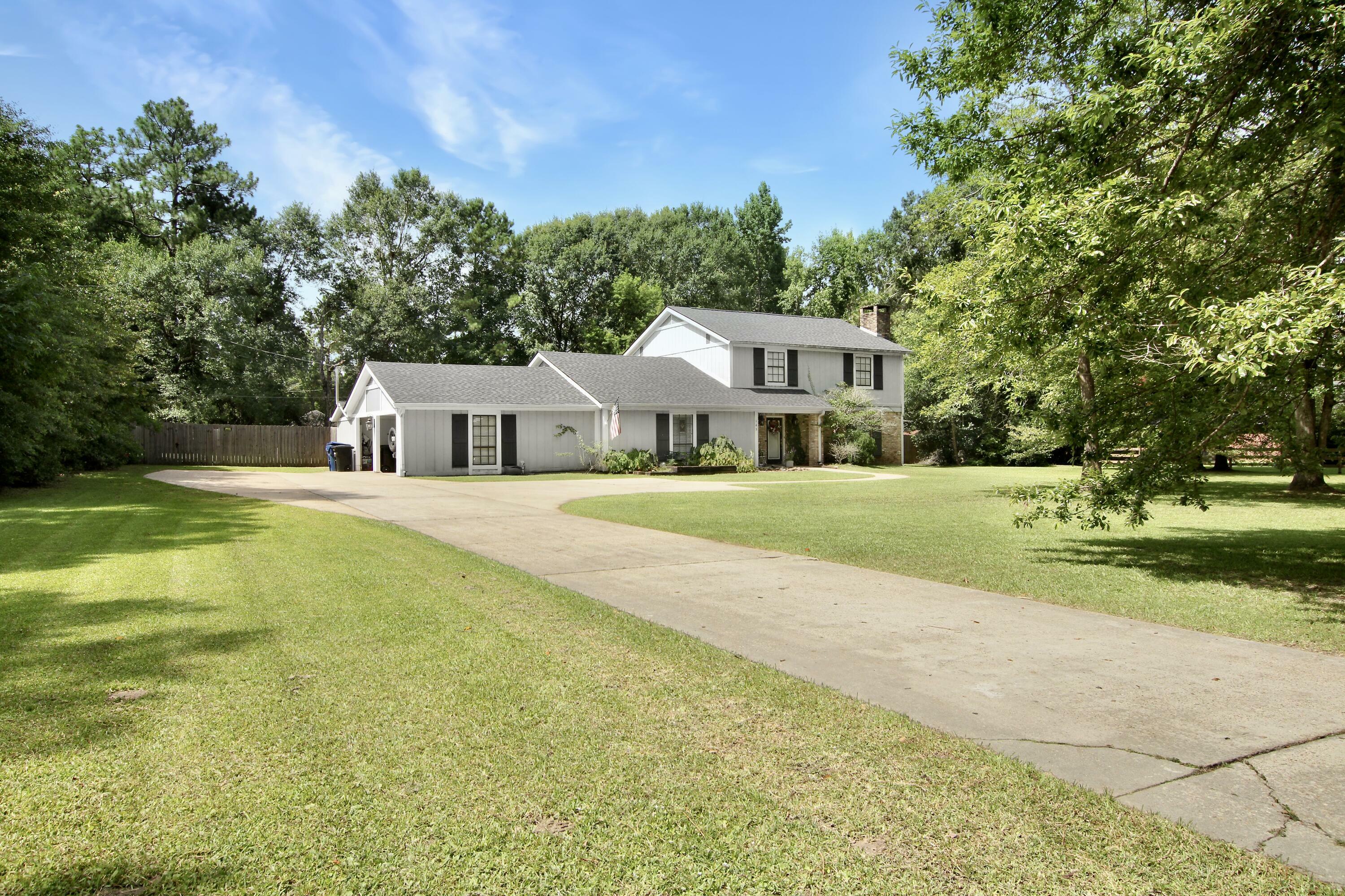 Property Photo: 145 Kristy Ln LA 70634