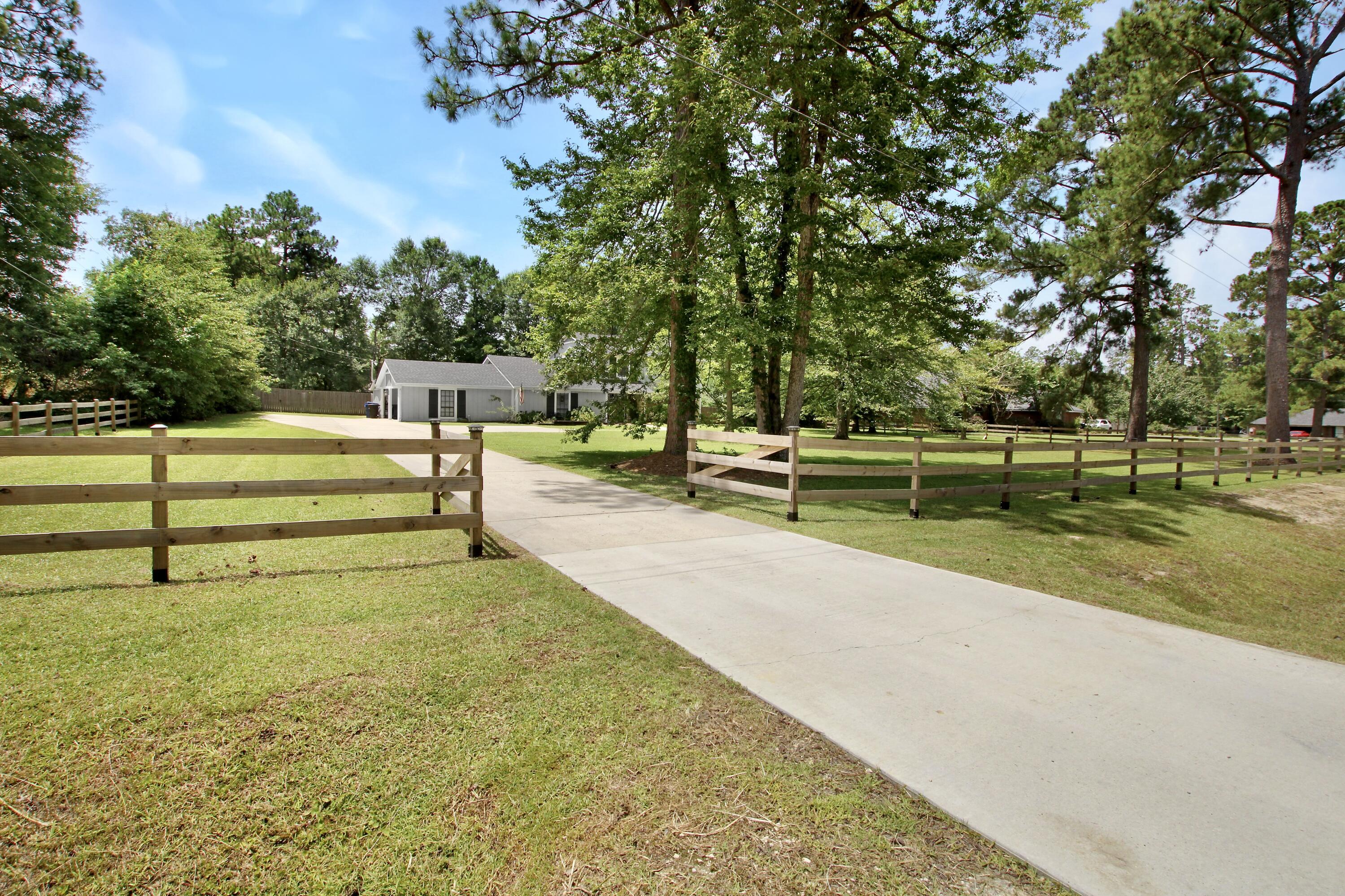 Property Photo:  145 Kristy Ln  LA 70634 
