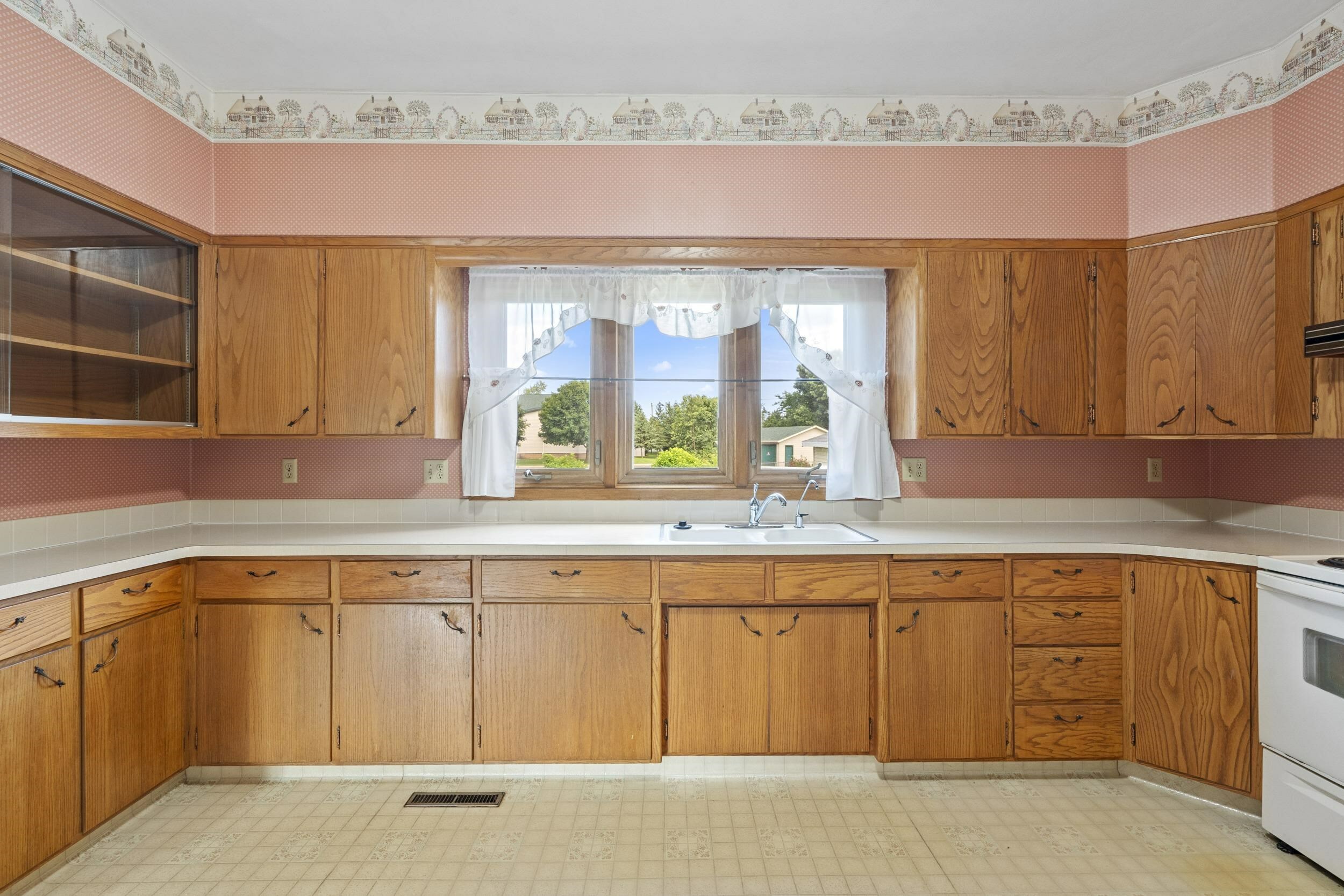 Property Photo:  204 N Nash Street  WI 54944 