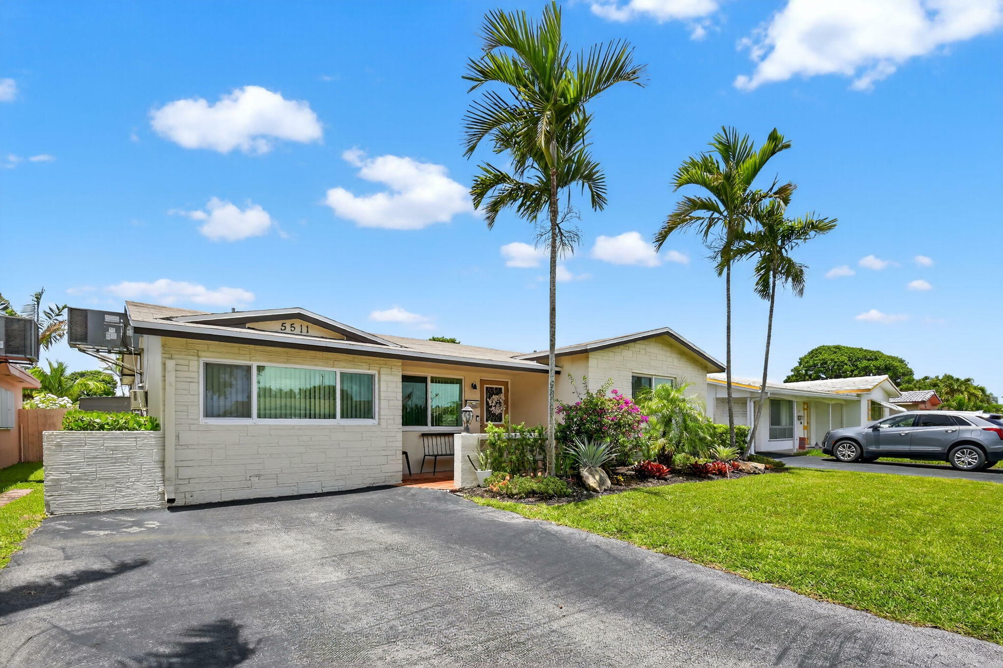 Property Photo:  5511 Van Buren Street  FL 33021 