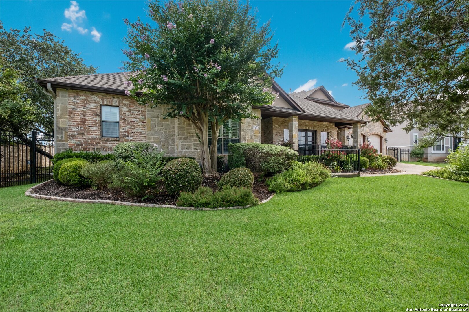 Property Photo: 611 Ridge TX 78258