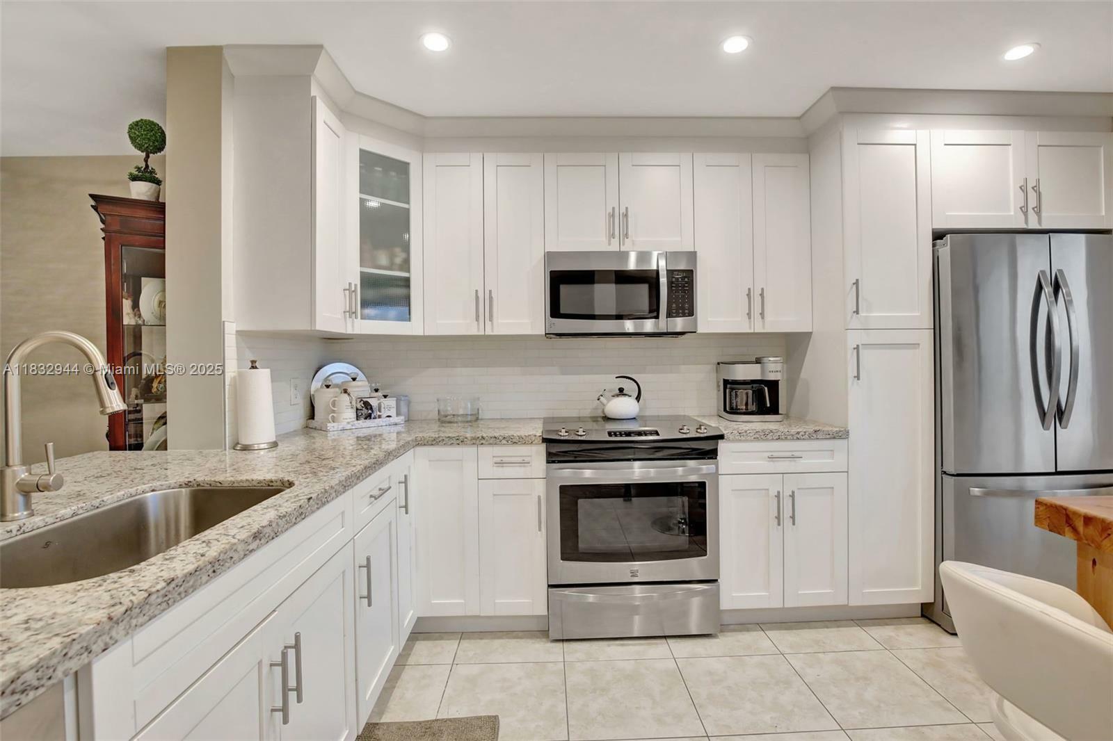 Property Photo: 800 SW 125th Way 405O FL 33027