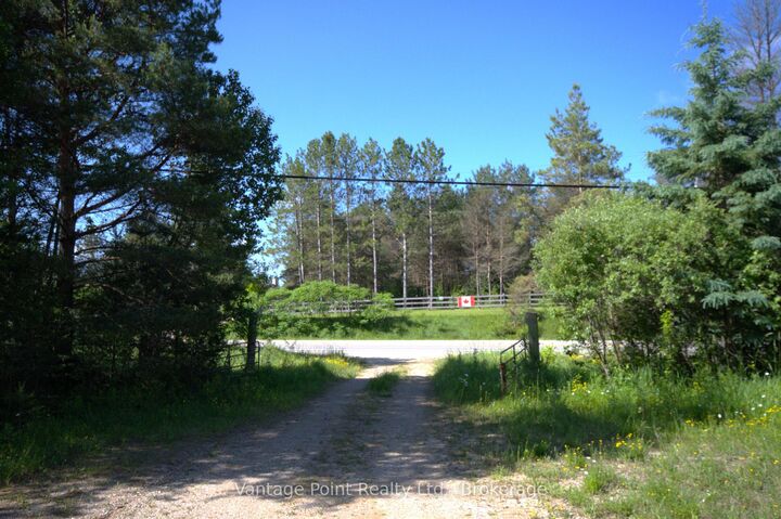 Property Photo:  775386 10 Highway N  ON N0H 1C0 
