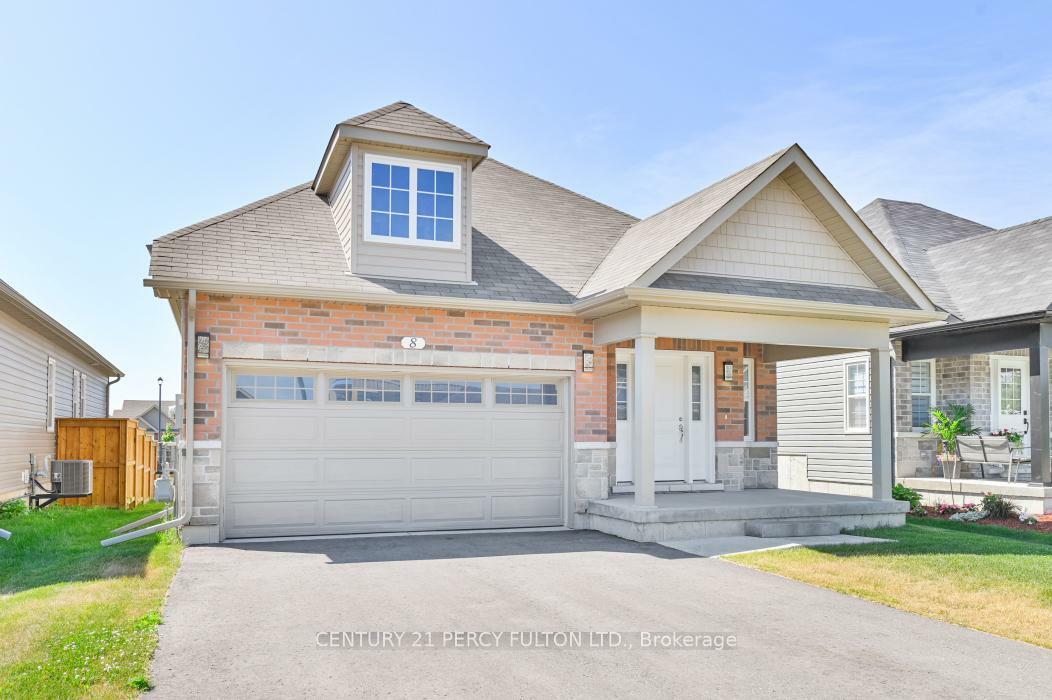 Property Photo: 8 Braeburn Street ON K0K 1H0