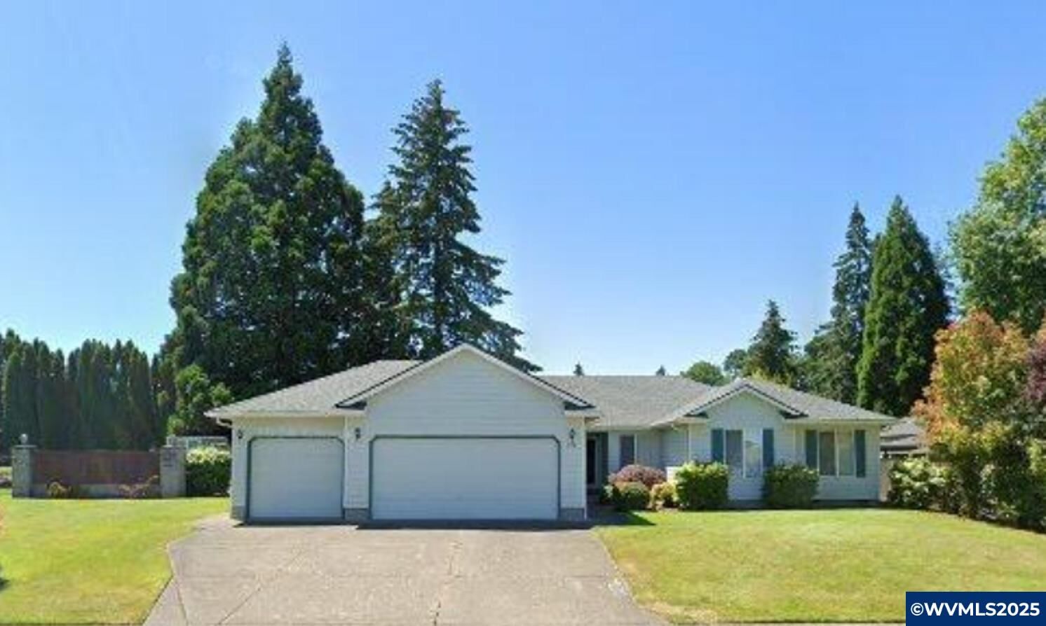 Property Photo:  652 Kayla Wy N  OR 97361 