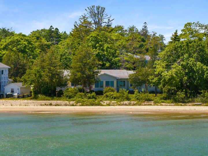 504 N Huron Avenue  Mackinaw City MI 49701 photo