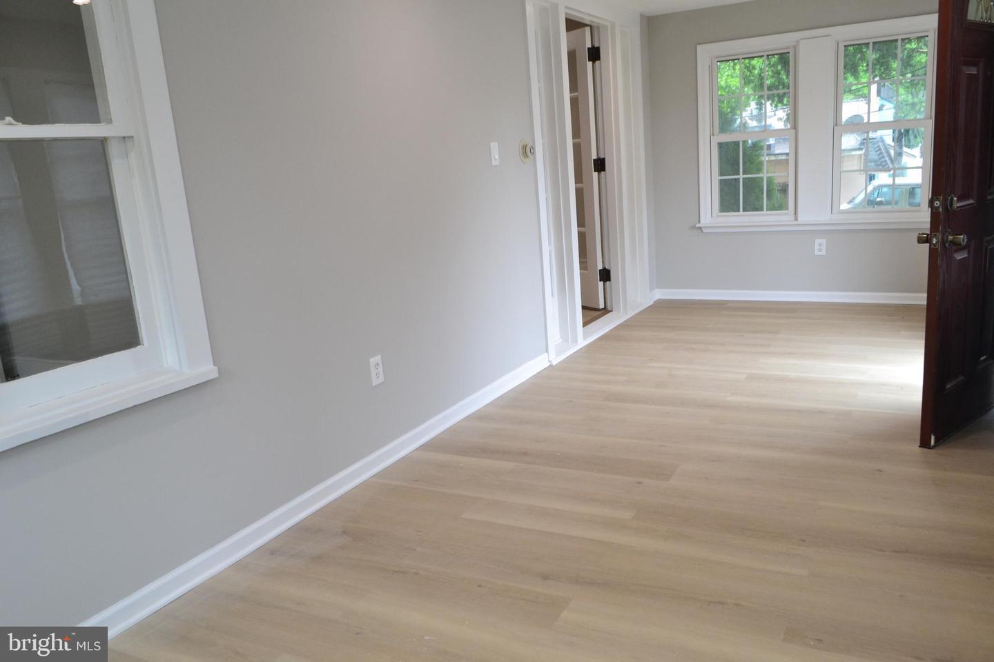 Property Photo:  163 State Street  NJ 08069 