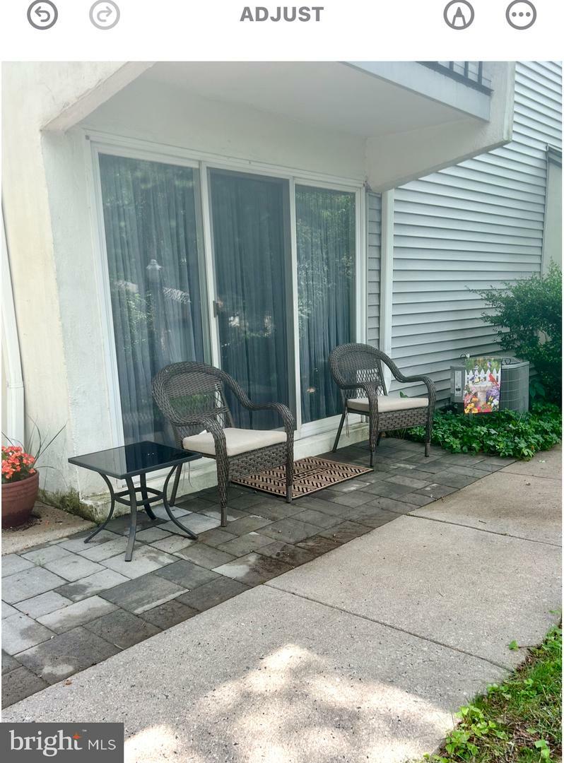 Property Photo: 239 E Chelsea Circle PA 19073