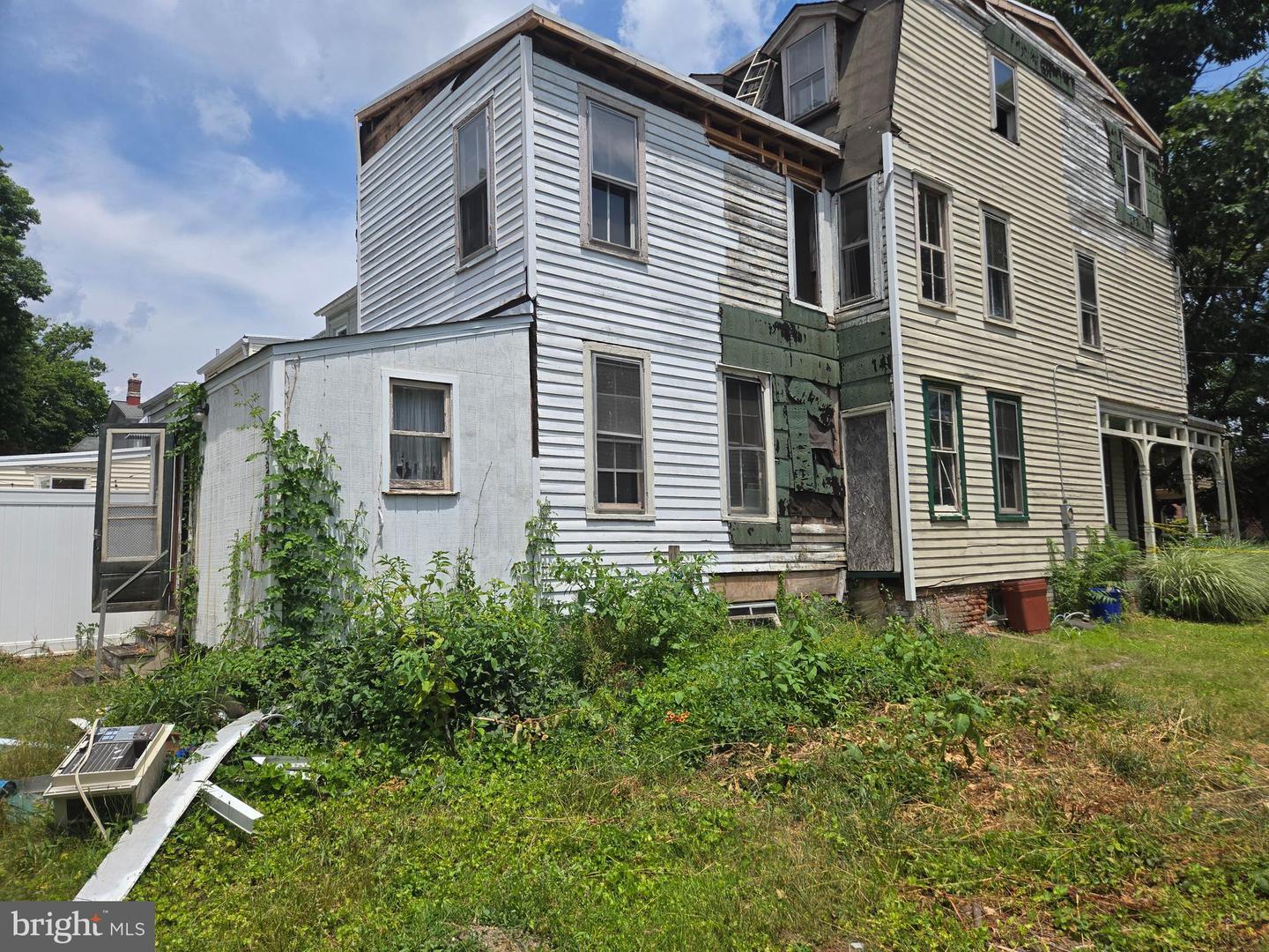 Property Photo: 428 Locust Avenue NJ 08016