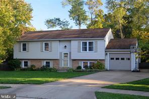 Property Photo: 10111 Roundtop Court VA 22032