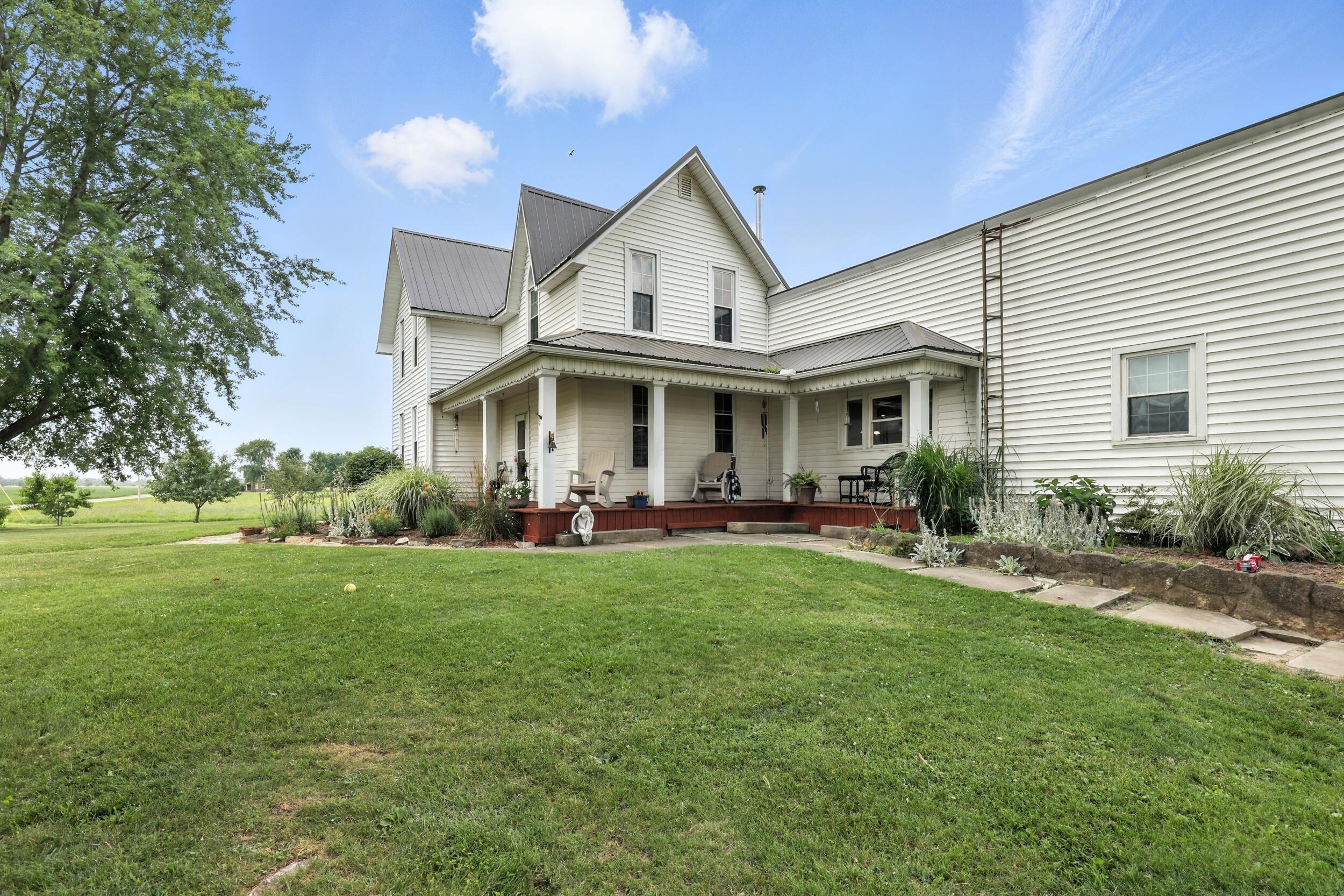 Property Photo:  8672 Larue Green Camp E Road  OH 43332 