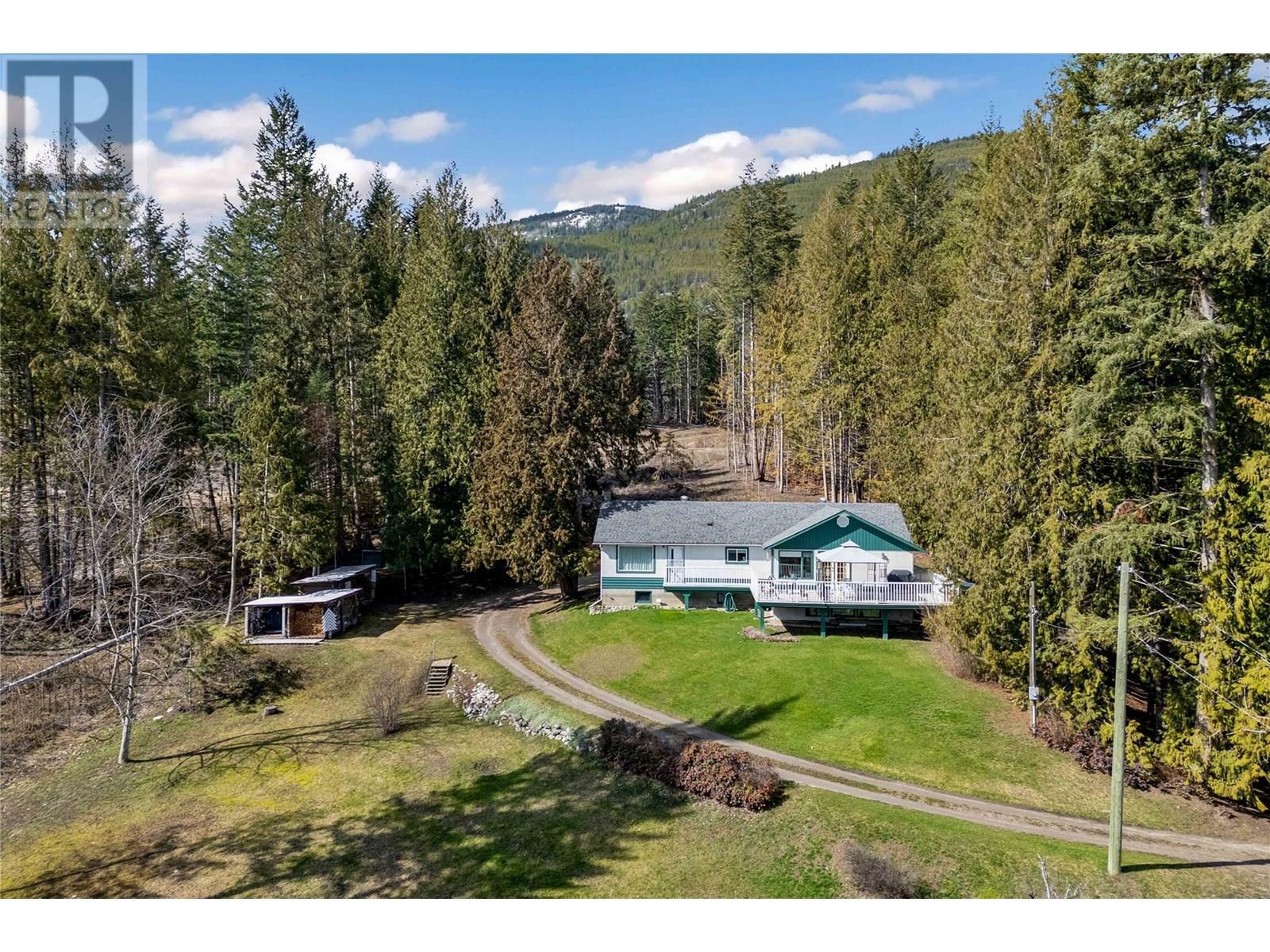 701 Christison Road Southwest  Salmon Arm BC V1E 3B4 photo