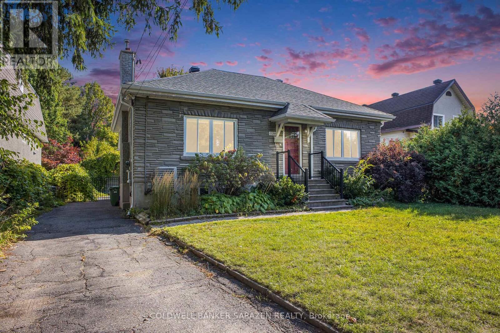 Property Photo:  1150 Shillington Avenue  ON K1Z 7Z4