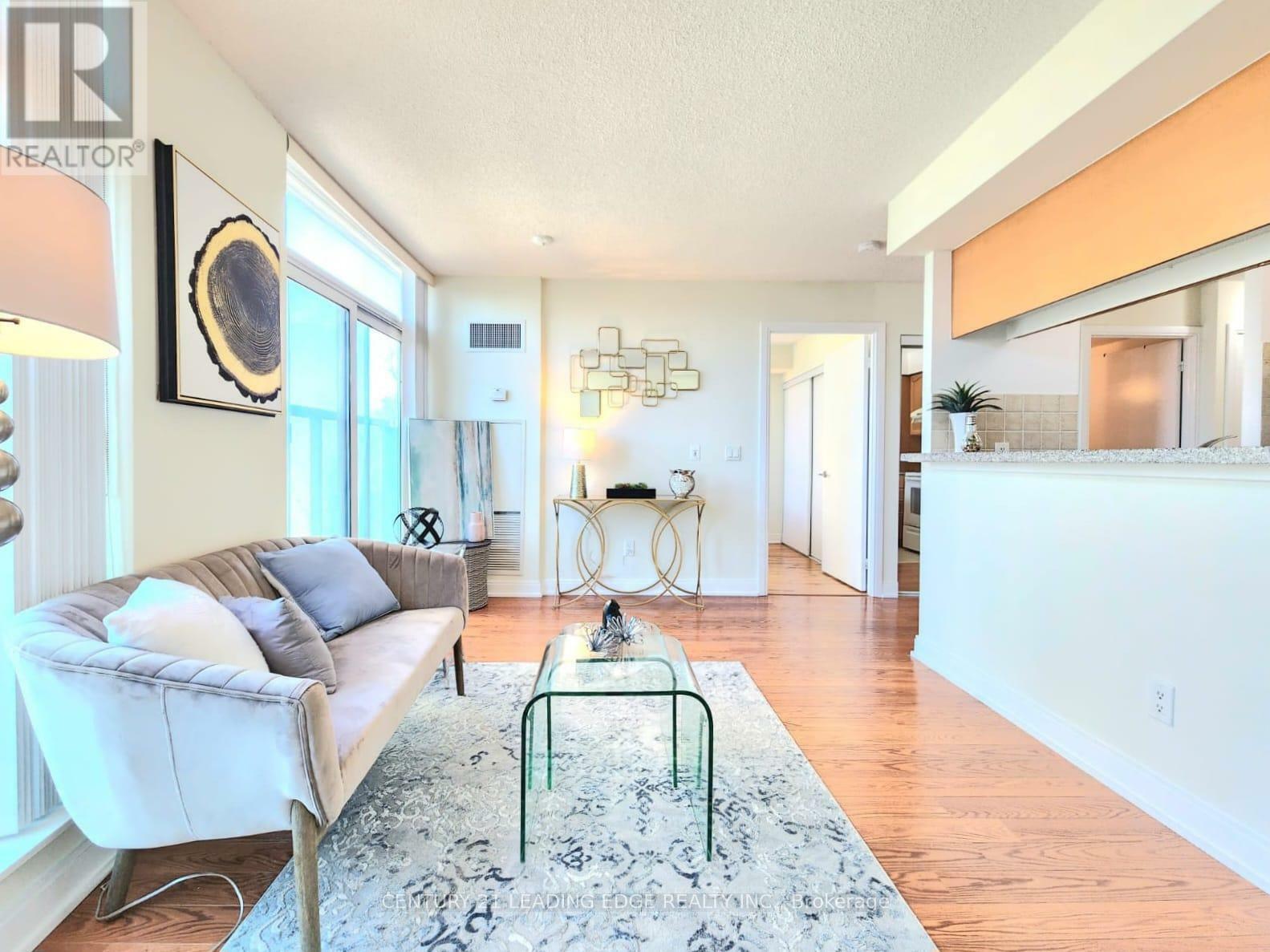 Photo de la propriété: 238 Bonis Avenue 323 ON M1T 3W7