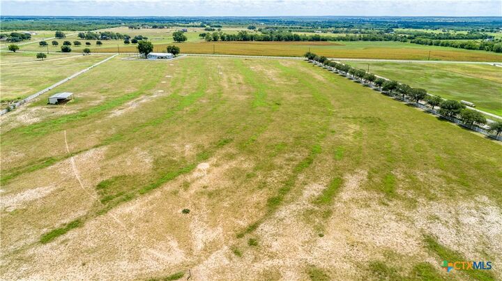 Property Photo:  404 Annies Lane  TX 78121 