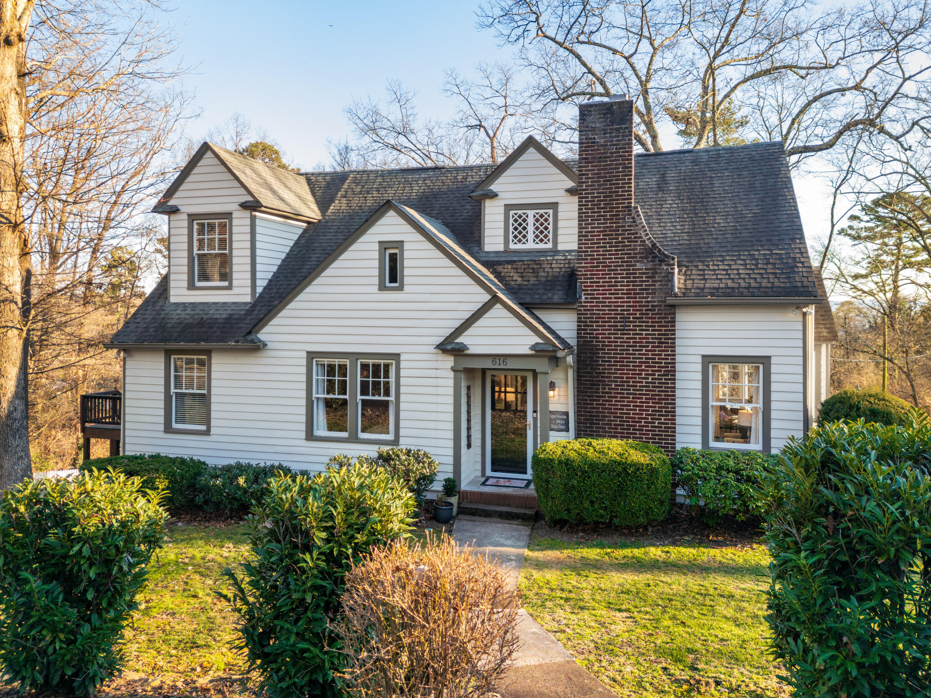 Property Photo: 616 Signal Mountain Boulevard TN 37377