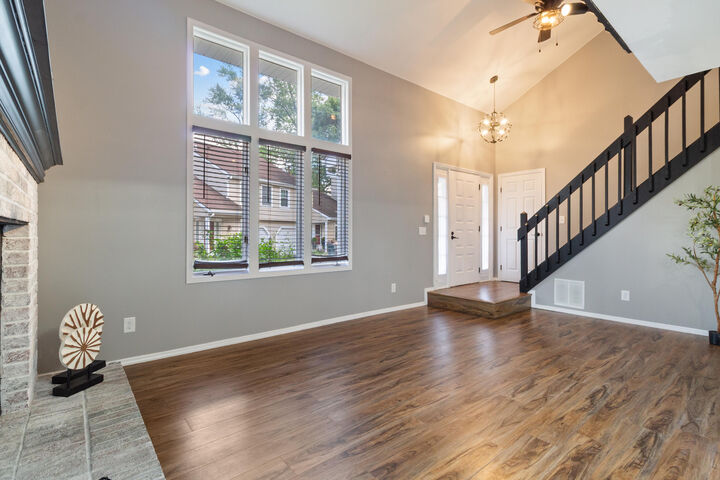 Property Photo: 610 Glade Place IN 46383