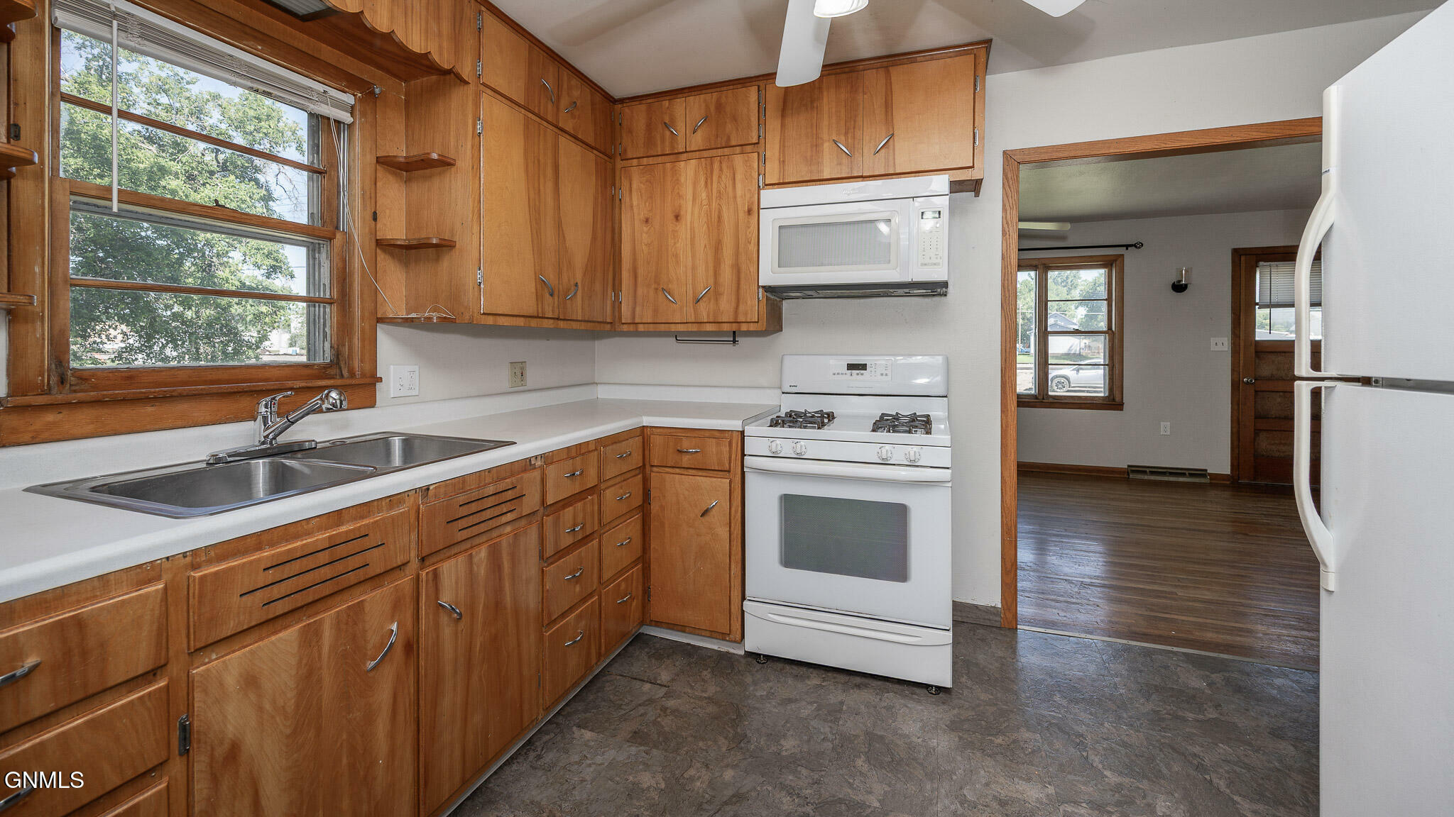Property Photo:  309 Chaffee Row  ND 58523 