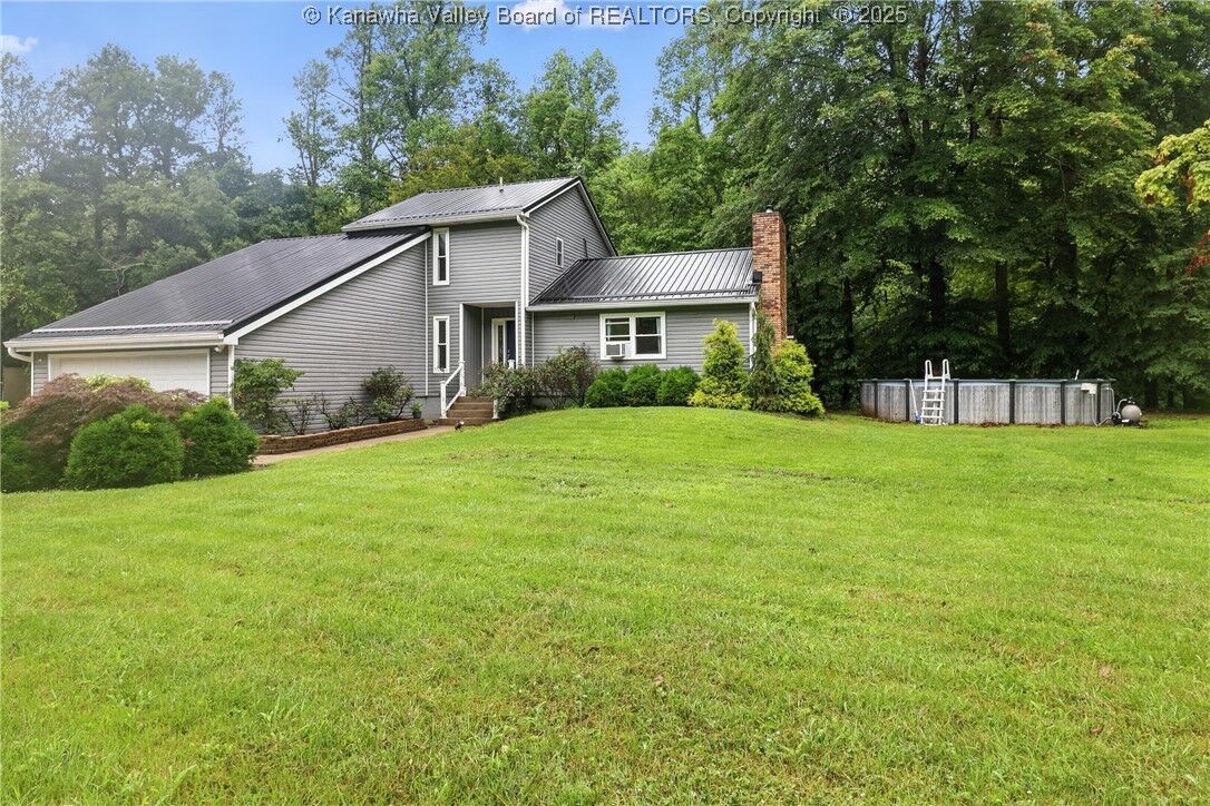 Property Photo: 8978 Hurricane Creek Road WV 25213