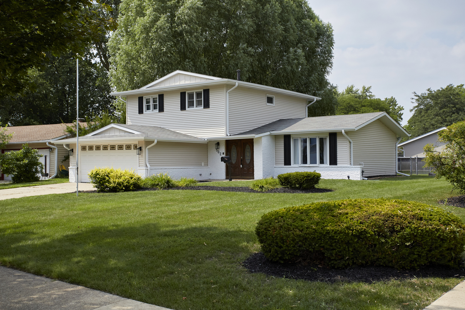 Property Photo: 502 Hingham Lane IL 60193
