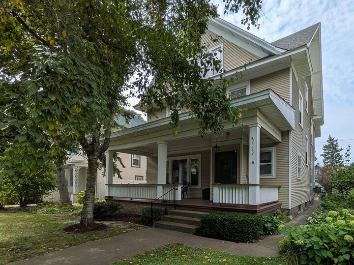 Property Photo:  2512 Humboldt Avenue S  MN 55405 
