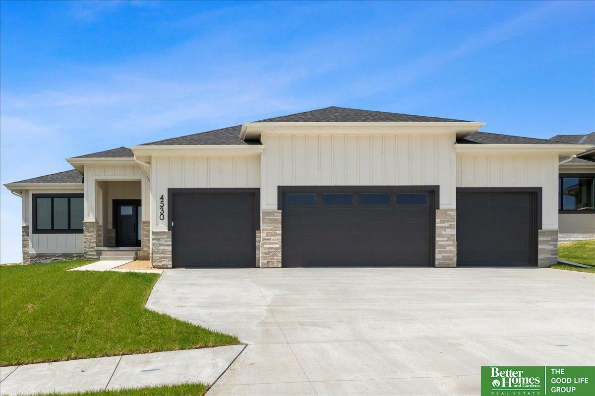 5602 Kestrel Parkway  Elkhorn NE 68022 photo