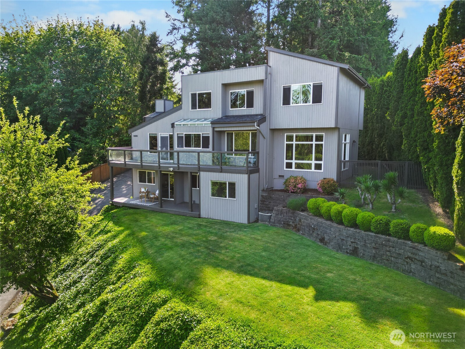 6021  158th Place NE  Redmond WA 98052 photo